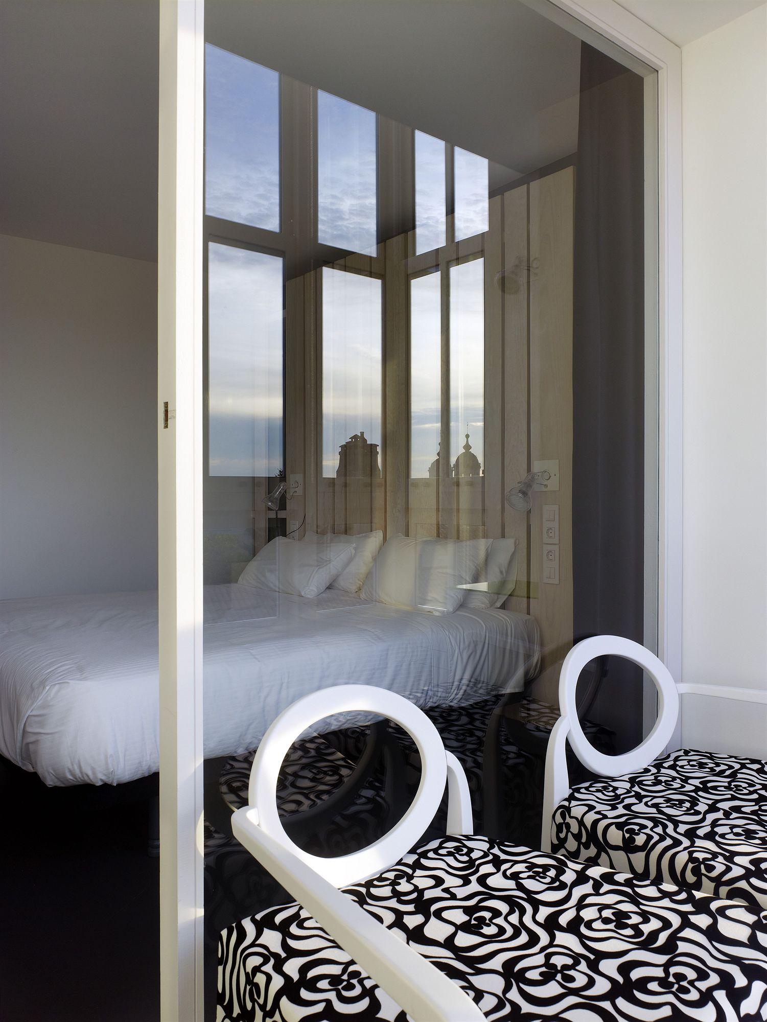Hotel Moure 2*